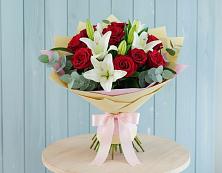 Букет цветов из:  Лилии и Розы в Софьино