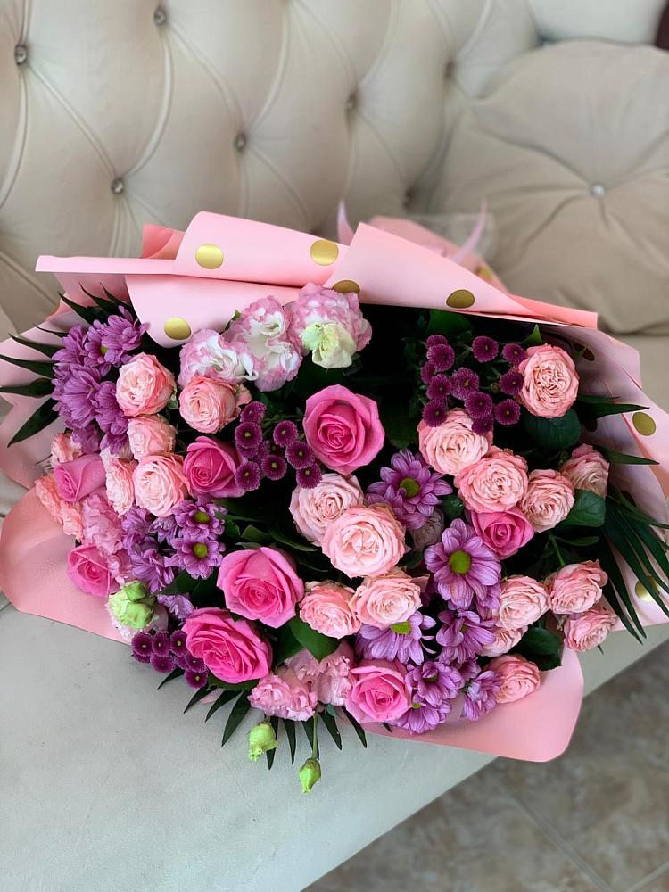 Букет цветов из: Хризантемы, Розы и Лизиантусы в Софьино