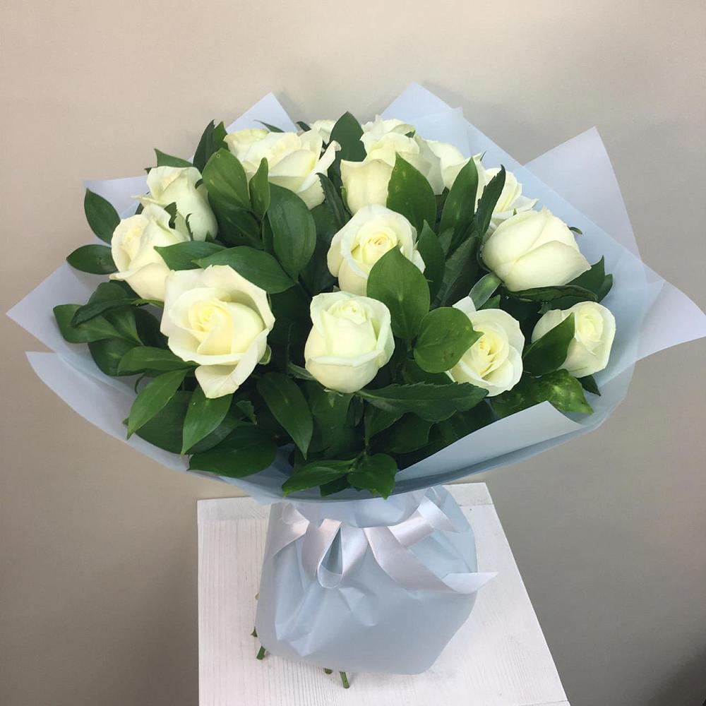 Букет 15 Белых роз Проуд в Софьино