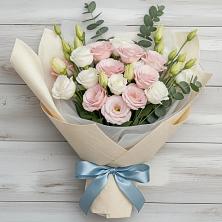 Букет цветов из:  Лизиантусы в Софьино