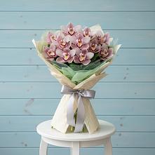 Букет цветов из:  Орхидеи и Розы в Софьино