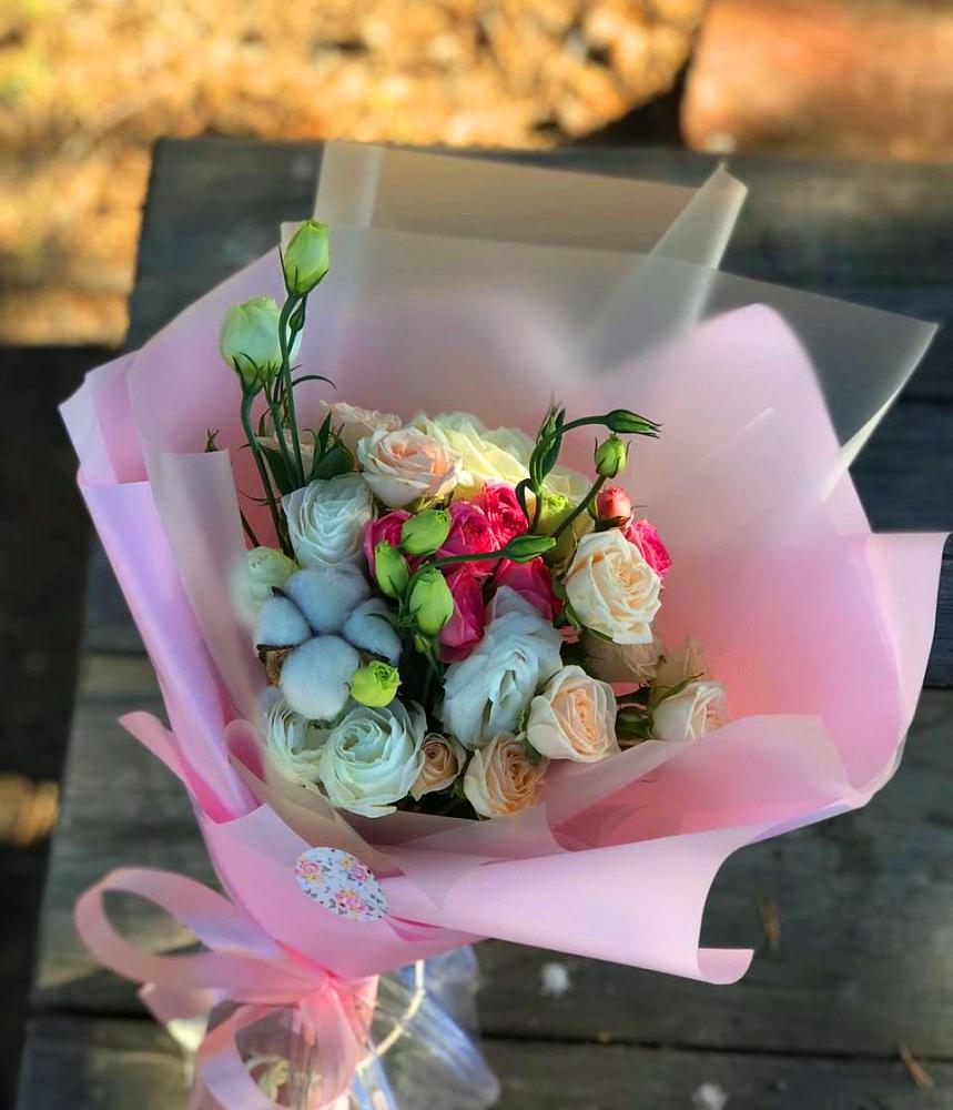 Букет цветов из: Розы и Лизиантусы в Софьино