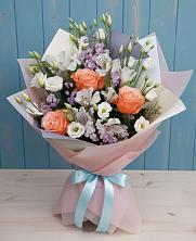 Букет цветов из:  Лизиантусы, Розы, Альстромерии и Гипсофила в Софьино