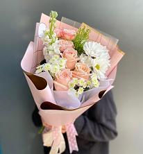 Букет цветов из:  Хризантемы и Розы в Софьино