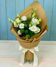 Букет цветов из:  Хризантемы и Лизиантусы в Софьино