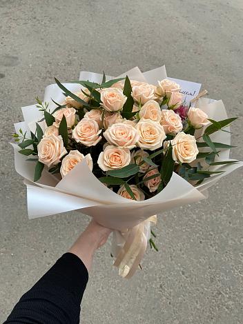 Букет Кремовые розы Латте в Софьино