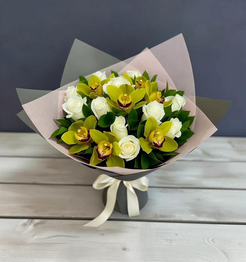 Букет цветов из: Орхидеи и Розы в Софьино