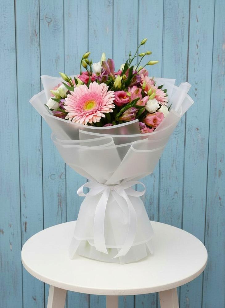 Букет цветов из: Герберы, Альстромерии и Лизиантусы в Софьино