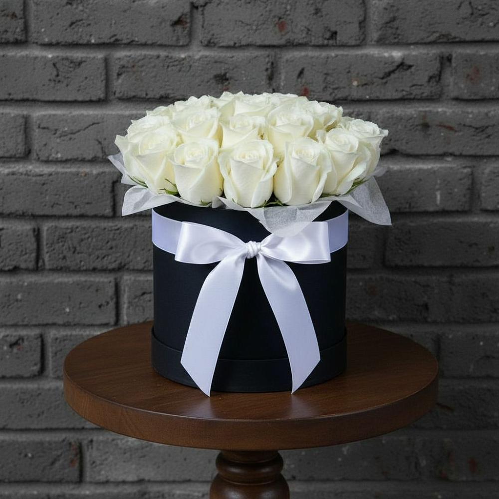 Цветочная композиция из Розы в шляпной коробке в Софьино