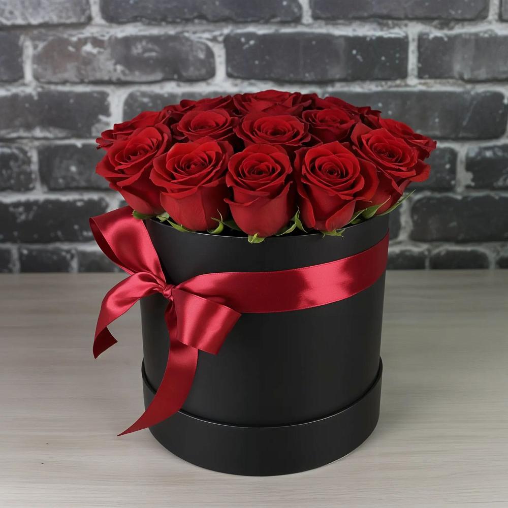 Цветочная композиция из Розы в шляпной коробке в Софьино