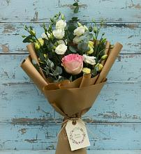 Букет цветов из:  Розы и Лизиантусы в Софьино