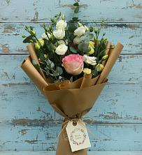 Букет цветов из:  Розы и Лизиантусы в Софьино