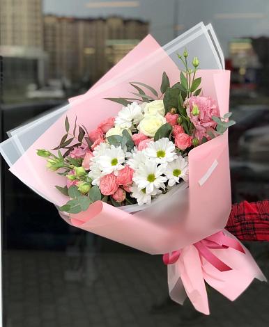 Букет цветов из: Розы, Лизиантусы и Хризантемы в Софьино