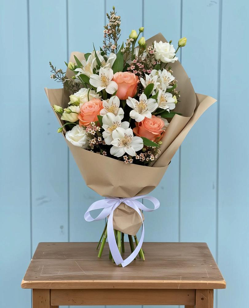 Букет цветов из: Альстромерии, Лизиантусы, Розы и Хризантемы в Софьино