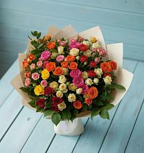 Букет Микс из разноцветных кустовых роз в Софьино