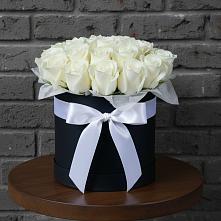 Цветочная композиция из Розы в шляпной коробке в Софьино