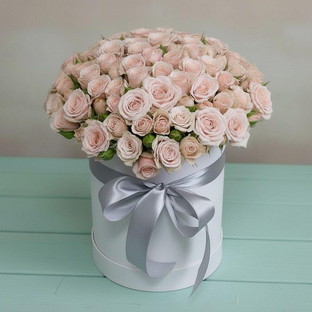 Цветочная композиция из Розы в шляпной коробке в Софьино